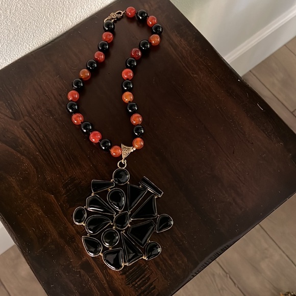 Vtg onyx and cornelian pendant necklace